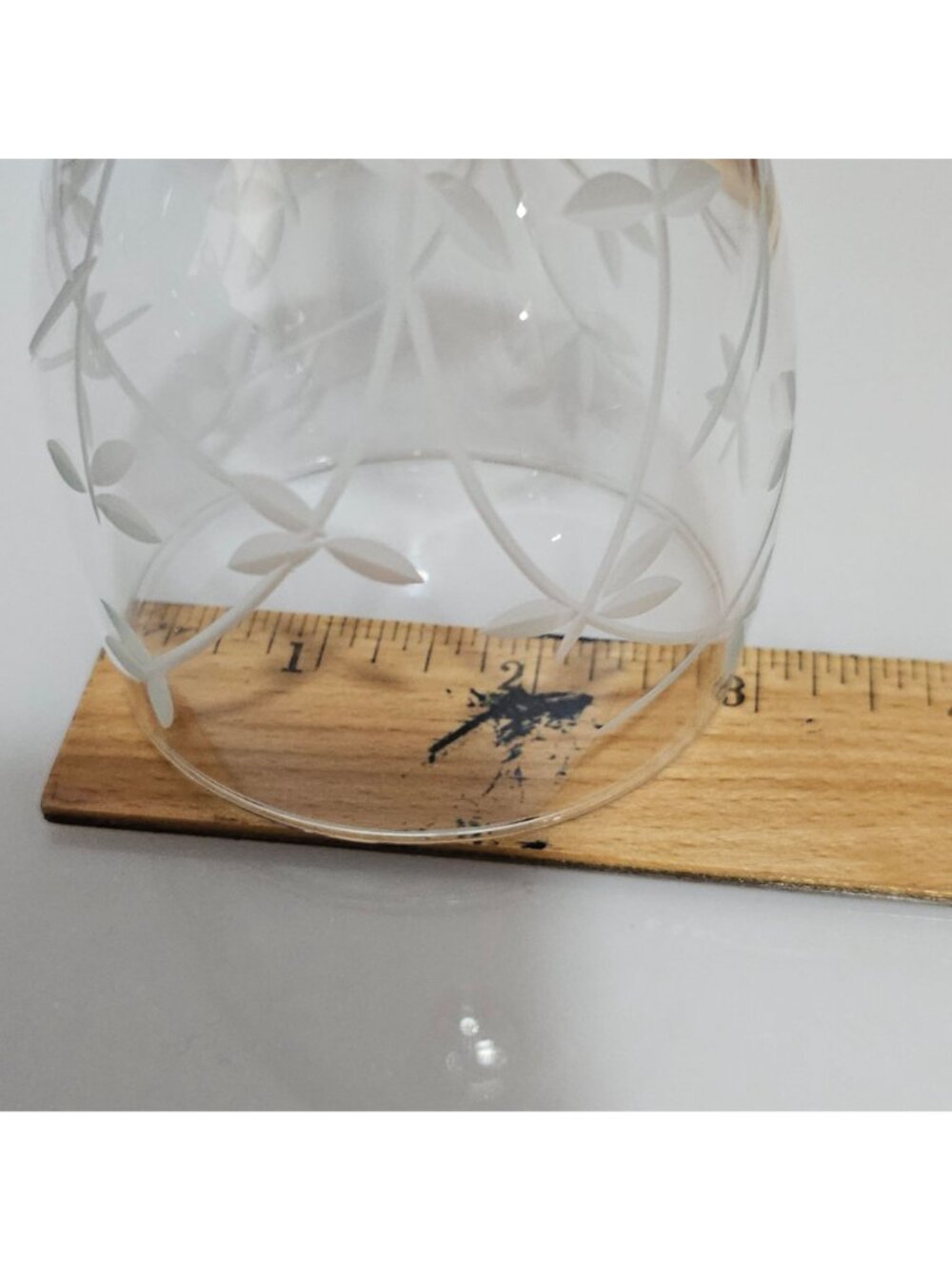 Cristal D'Arques Eleana Wine Glass 7.75" Vintage Crystal etched floral pattern - Picture 4 of 5